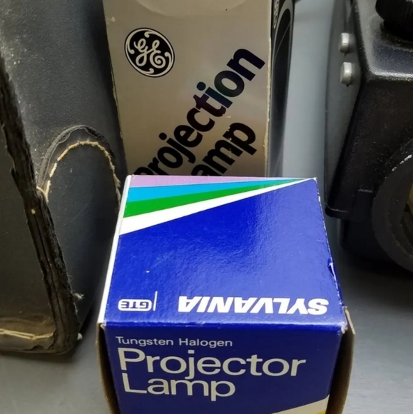 Vintage Kodak Carousel 760 auto focus Projector with case slide tray and lamps - Picture 2 of 10